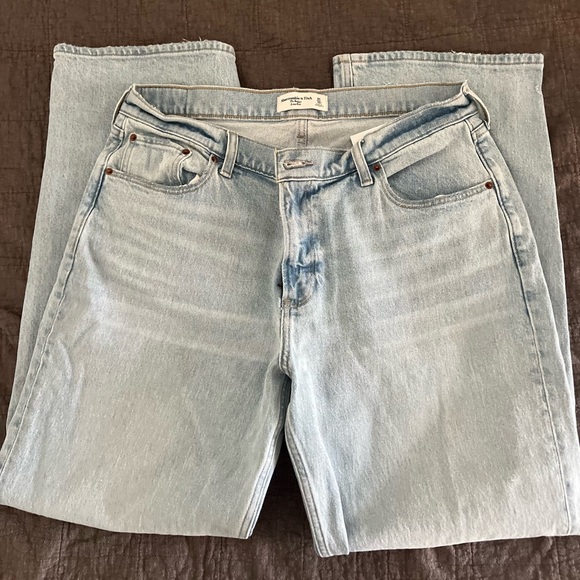 🔥NWT🔥 Abercrombie Low Rise Baggy Jeans - Picture 6 of 6
